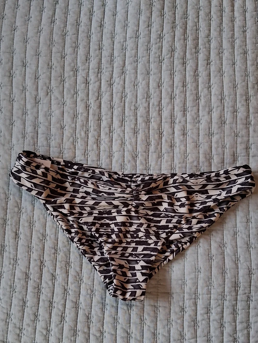 Boys + Arrows Black and Cream Abstract Arrow Print Bikini Bottoms RARE